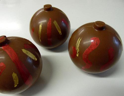Boule De Noël Garnie De Friture - Chocolat Au Lait