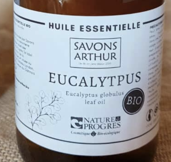 Huile essentielle d'eucalyptus globulus