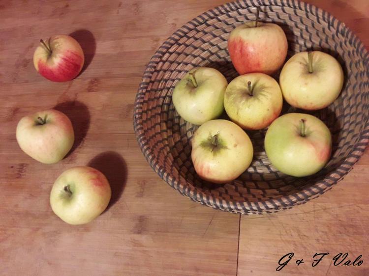 Pomme PIROUETTE (Non issue de notre production. Origine FRANCE) Pomme douce