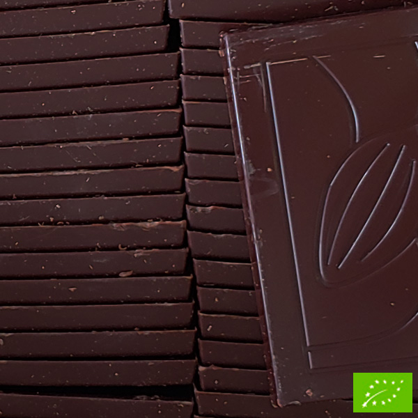 Chocolat  noir cru 100% cacao + eclats de fèves(100%  + Nibs)