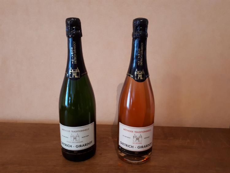 Carton "BULLES DE NOËL ET DU NOUVEL AN"  6 bouteilles Méthode Traditionnelle Brut Blanc et Brut Rosé