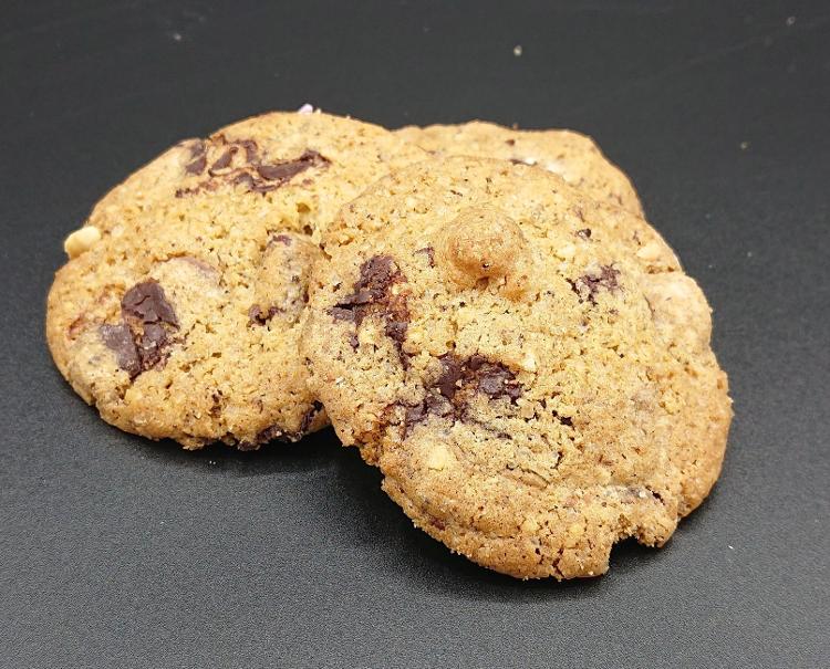 Cookies double chocolat noisettes (4 pièces)